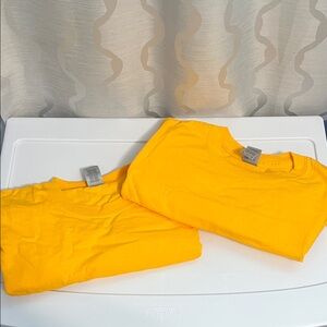 NWOT Yellow Gildan 100% Cotton Short Sleeve Tee Yellow Size‎ M Bundle of 2